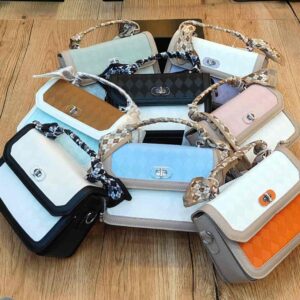 Bella Classic Shoulder Bag